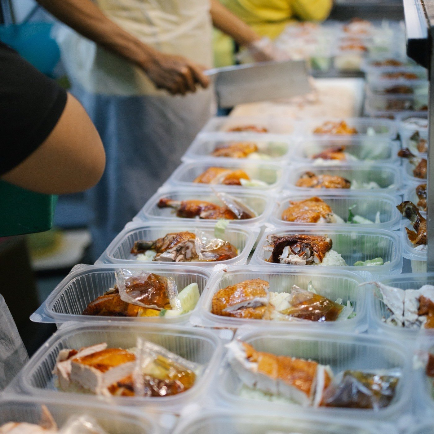 Bungkusan nasi ayam pukal untuk tempahan katering